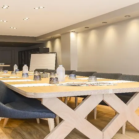 Ze 4* Paris