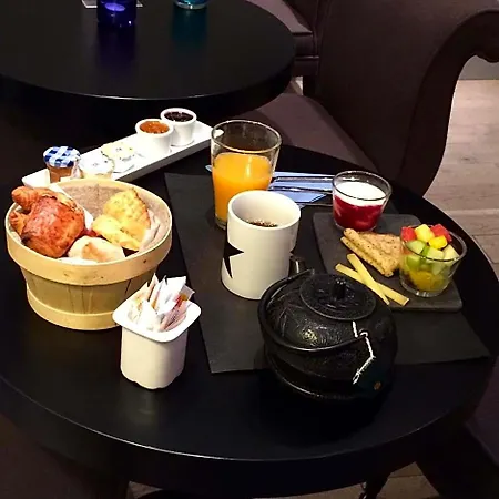 Ze 4* Paris