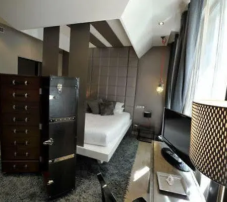 Ze Hotel