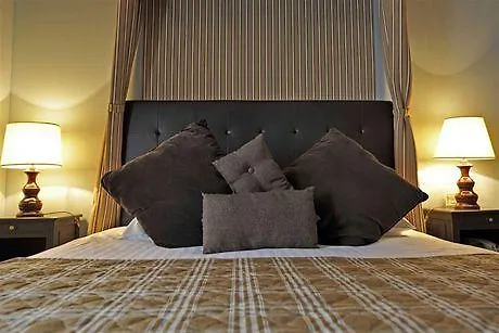 Ze Otel